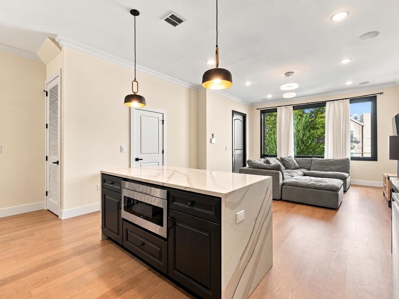 129 Poplar St #1 - Photo 5 of 32