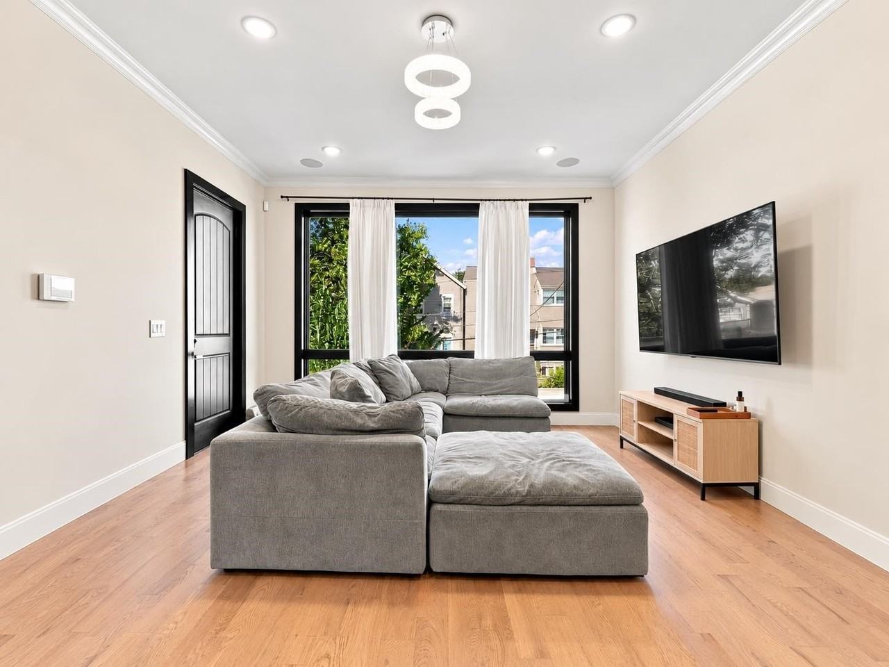 129 Poplar St #1 - Photo 6 of 32