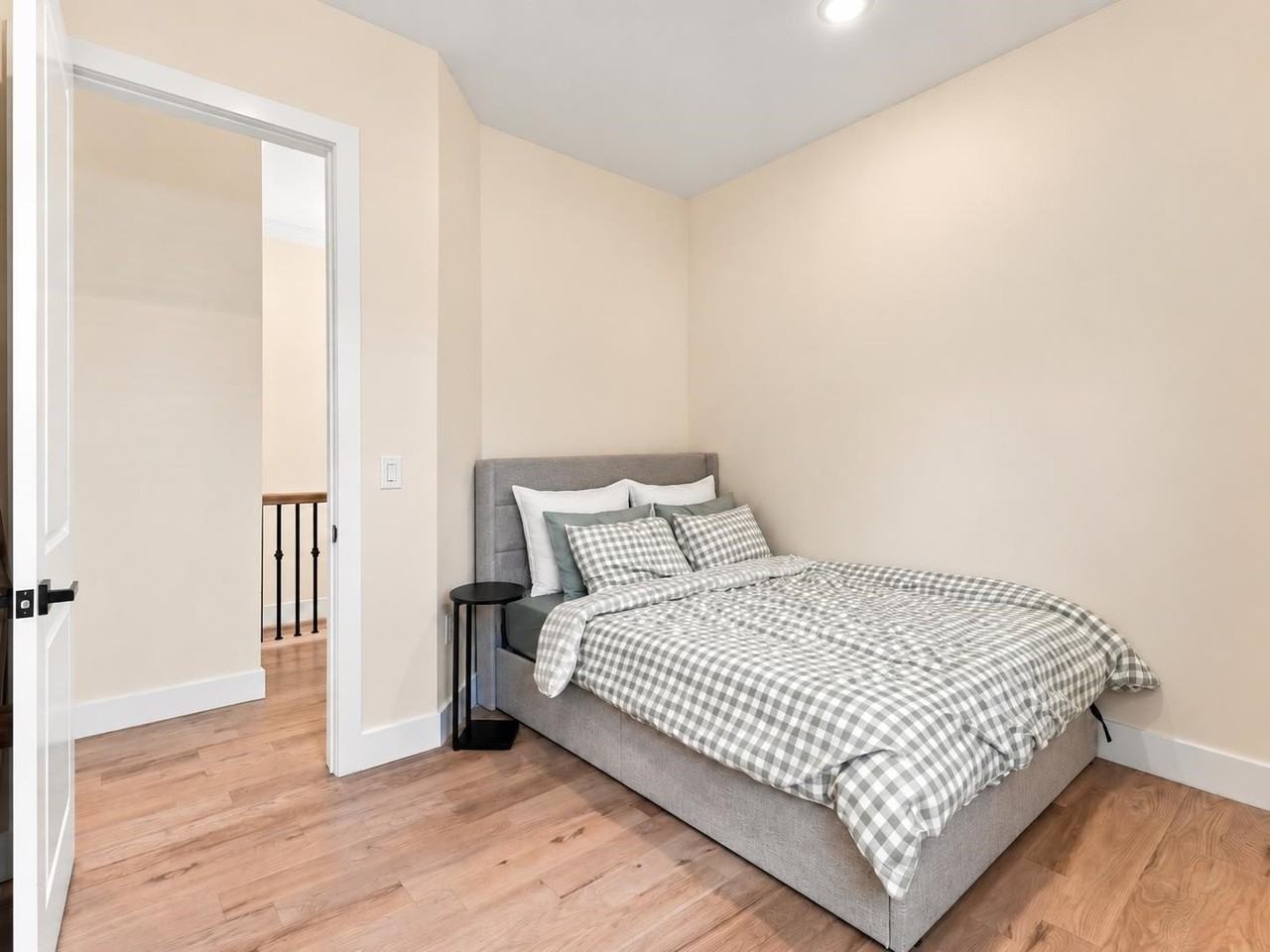 129 Poplar St #1 - Photo 7 of 32