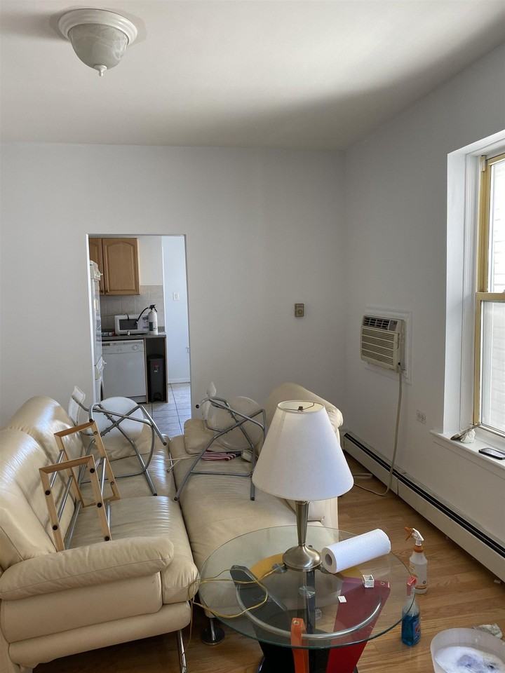 7 Skillman Ave #2R - Photo 4 of 12