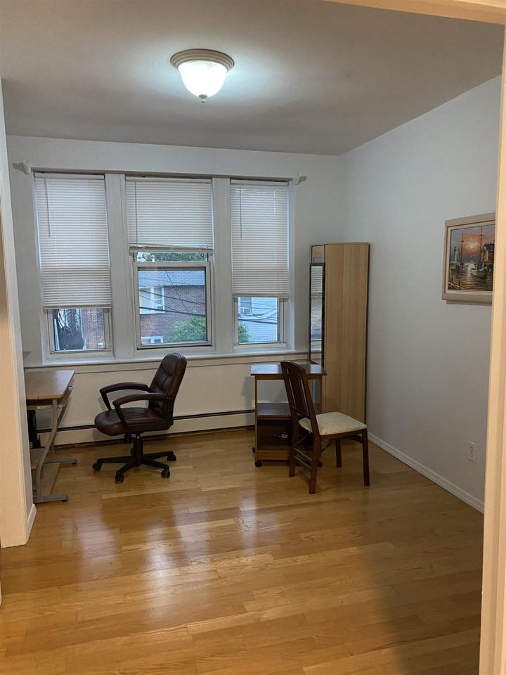 7 Skillman Ave #2R - Photo 6 of 12