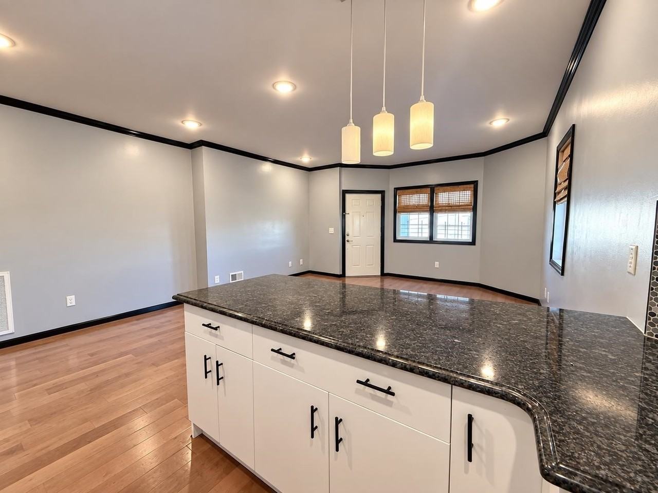 56 E 48th St #1 - Photo 3 of 12