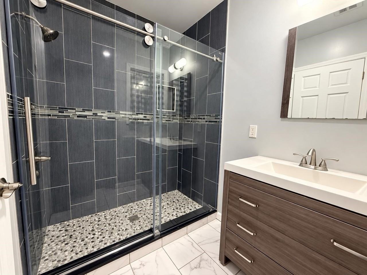 56 E 48th St #1 - Photo 5 of 12