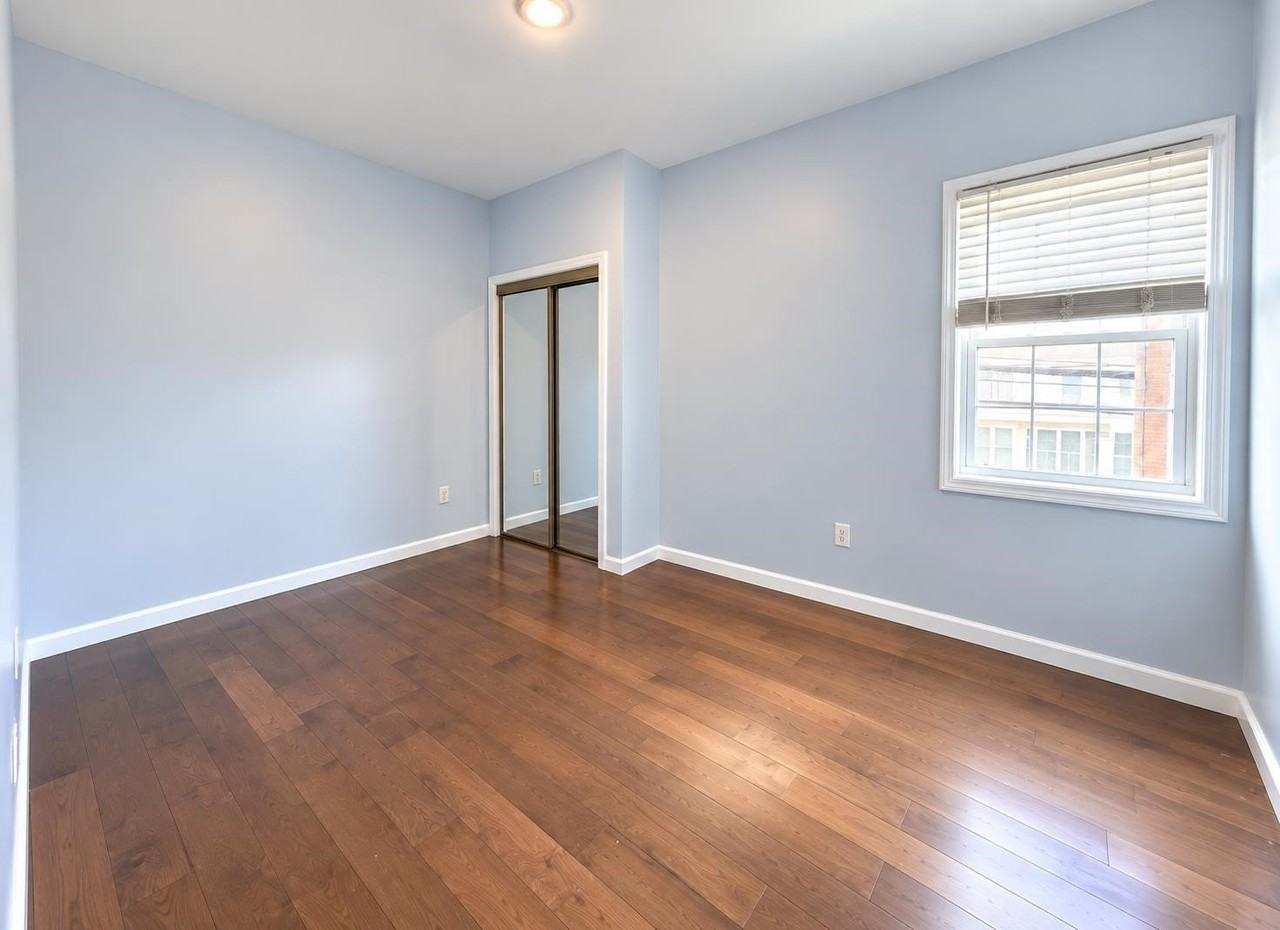 56 E 48th St #1 - Photo 6 of 12
