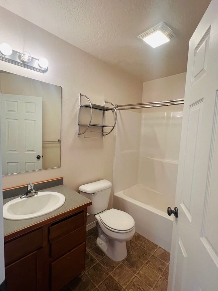 1420 Stoddard St #E - Photo 2 of 13