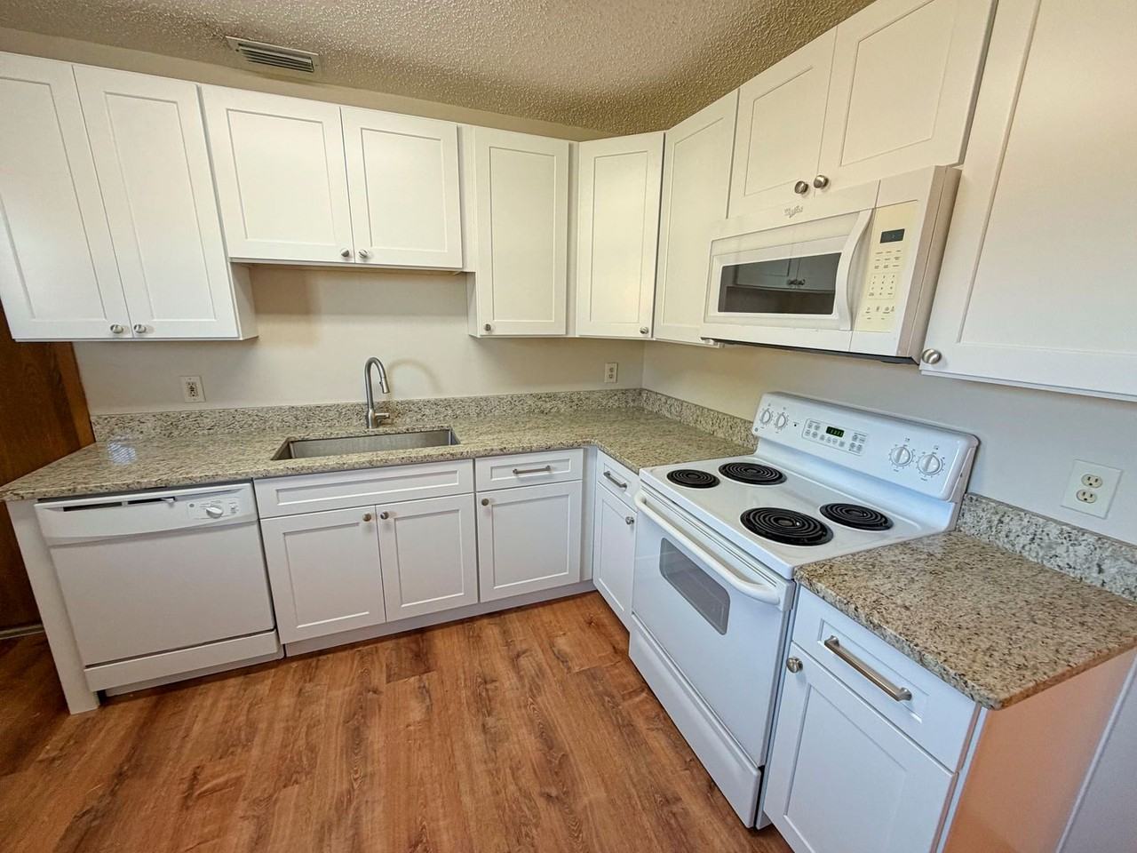 58 Westmoreland Dr - Photo 6 of 17