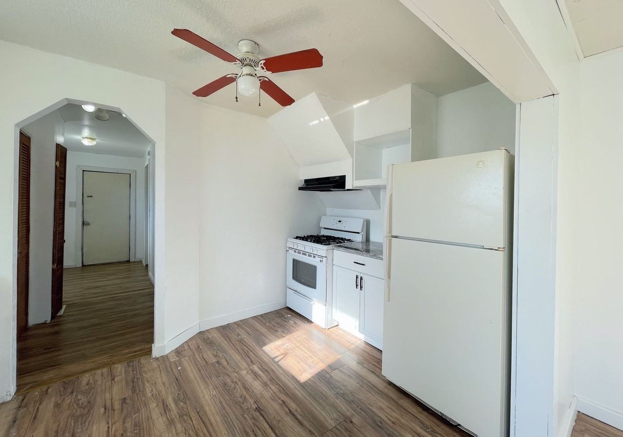 107 W Avenue A - Photo 5 of 20