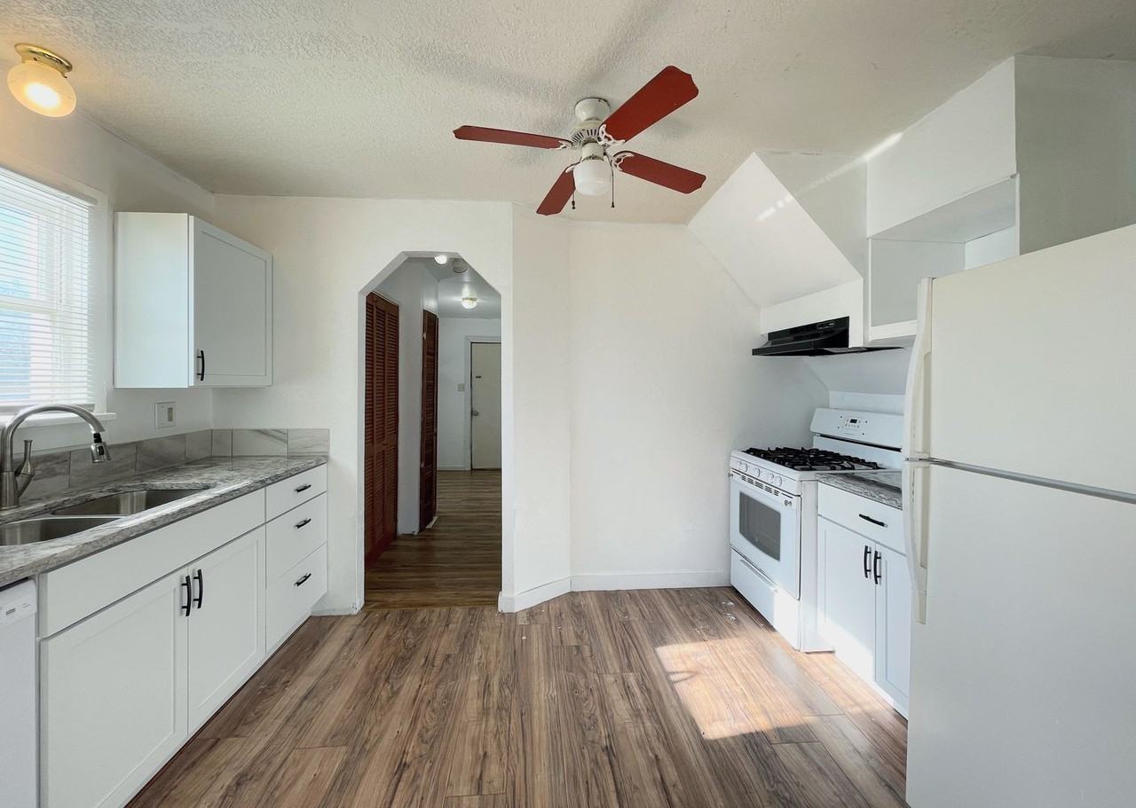 107 W Avenue A - Photo 6 of 20