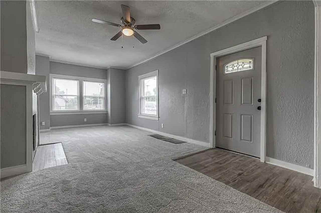 5823 Prospect Ave - Photo 2 of 18