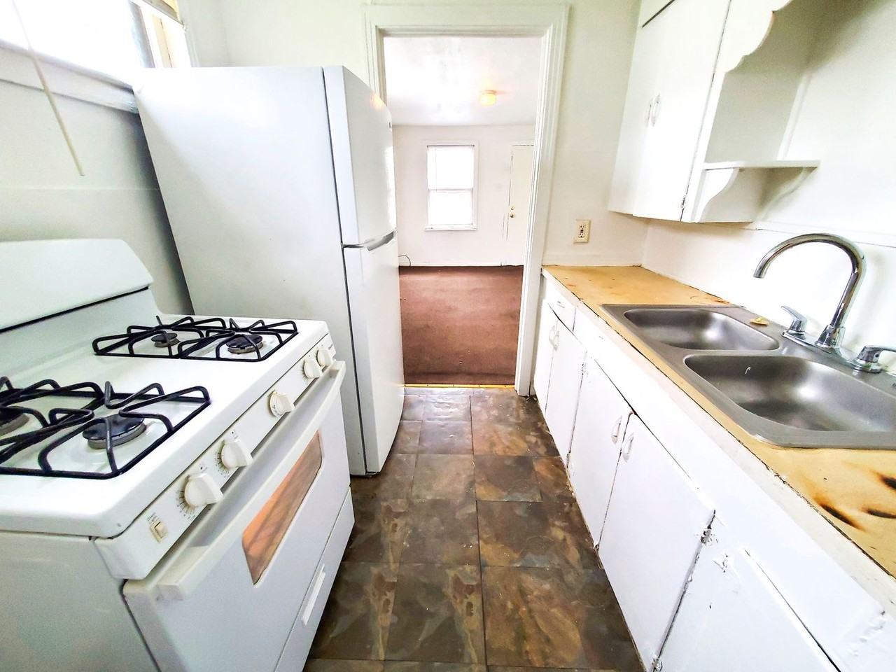 4770 Kenneth Ave - Photo 4 of 11