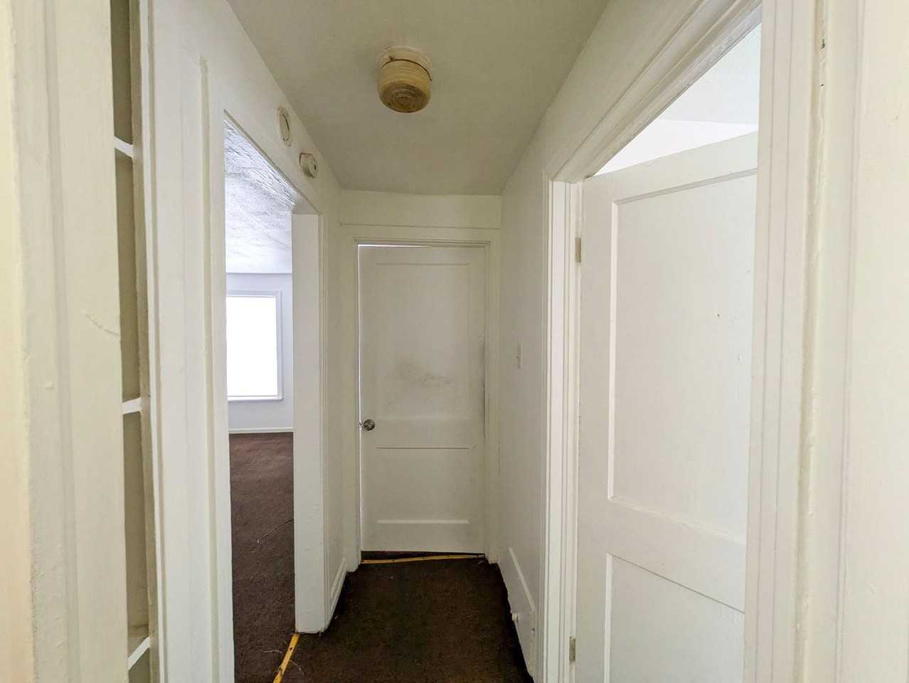 4770 Kenneth Ave - Photo 6 of 11