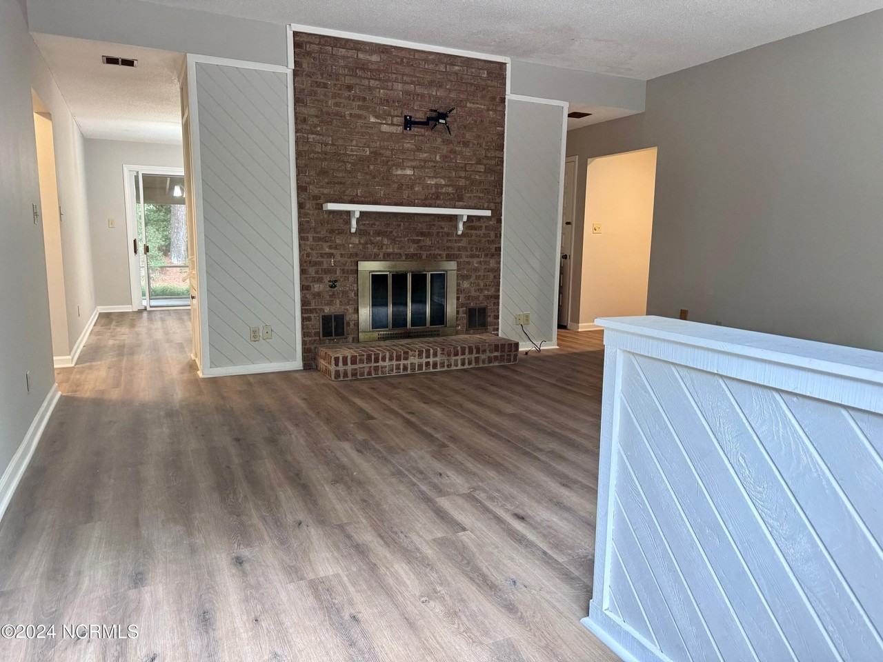 101 Sandham Ct - Photo 2 of 25