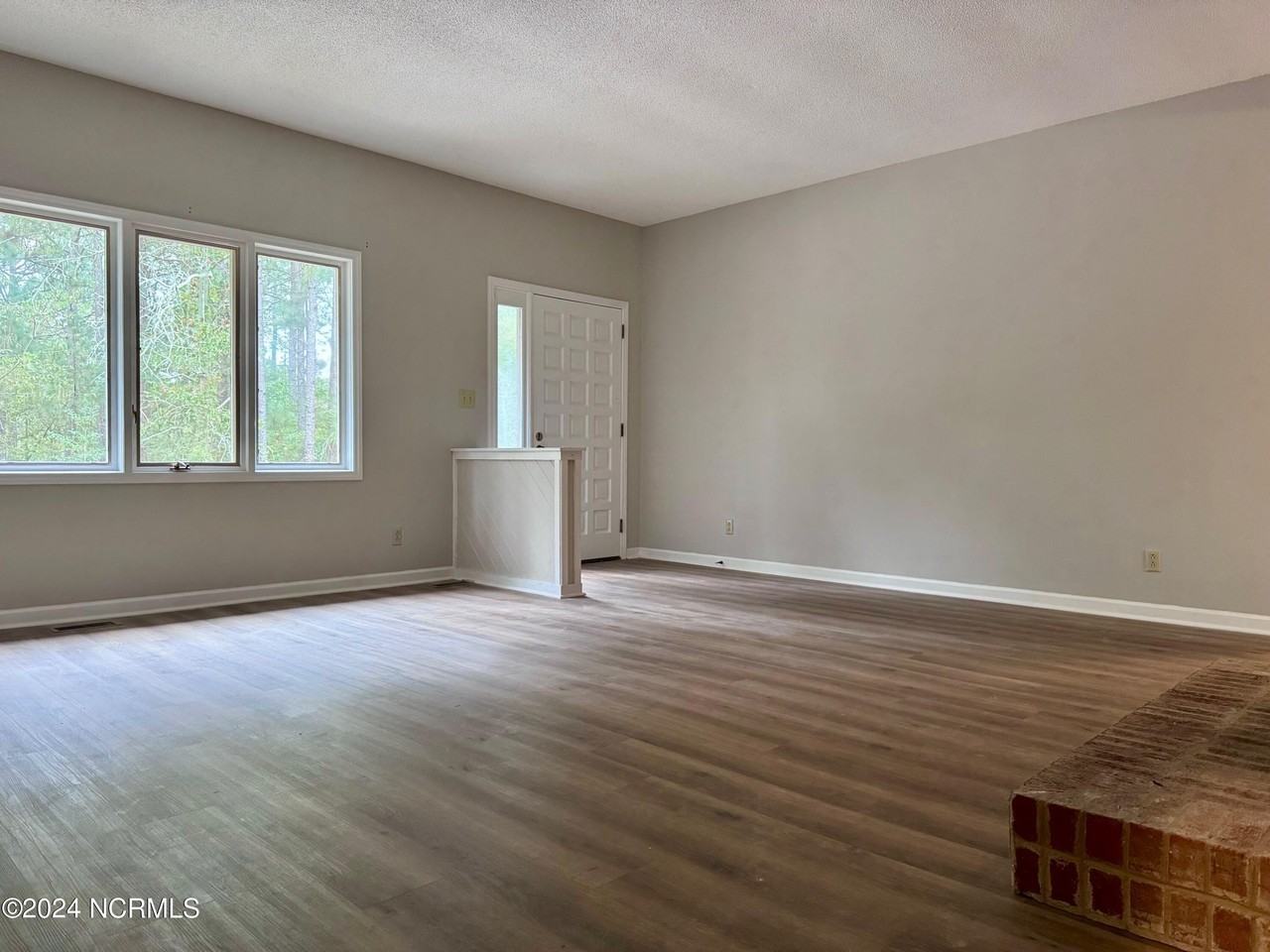 101 Sandham Ct - Photo 5 of 25