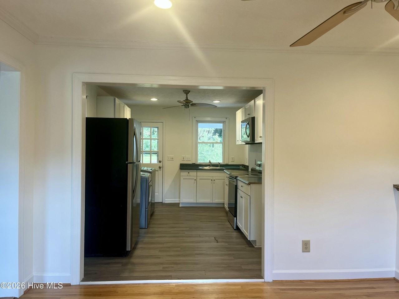 529 W Chapin Rd - Photo 6 of 38