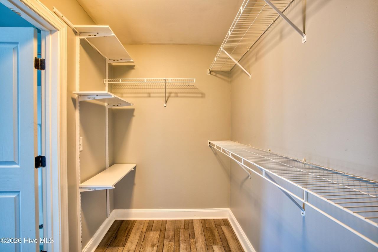 112 Sparkling Brook Way - Photo 5 of 38