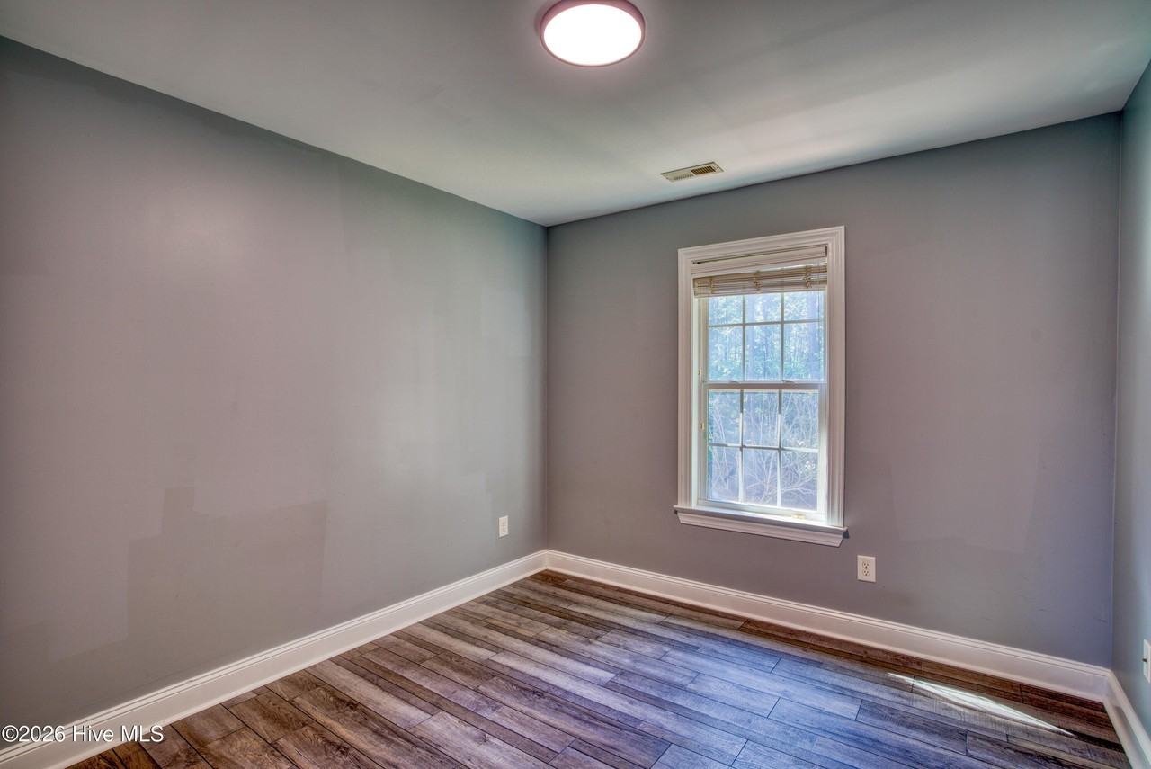 112 Sparkling Brook Way - Photo 6 of 38