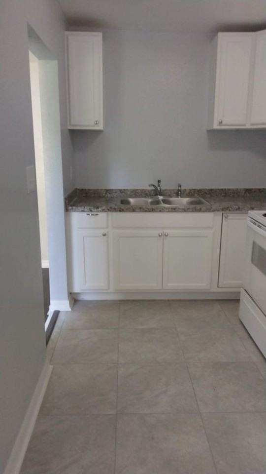 3232 Dillon St - Photo 3 of 18