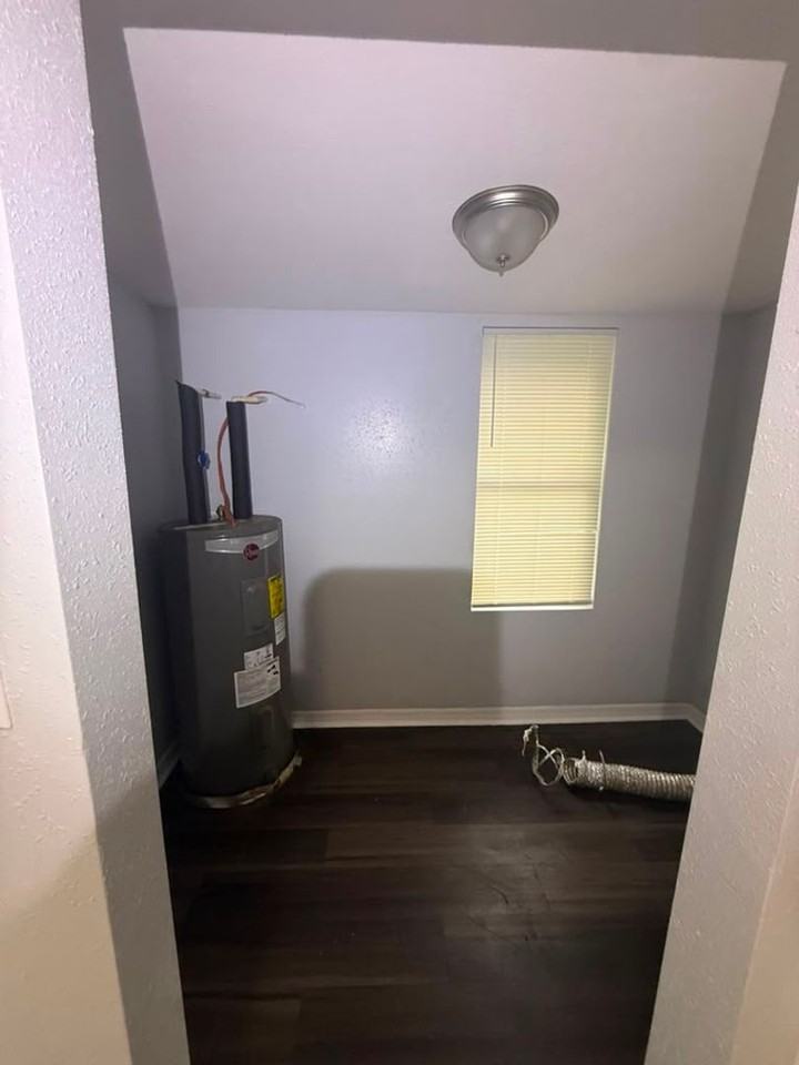 3232 Dillon St - Photo 6 of 18