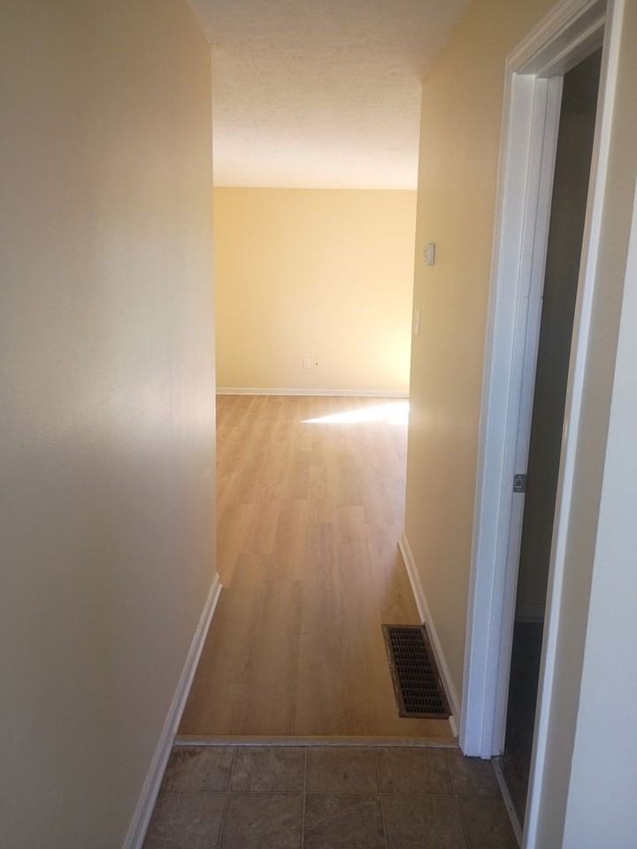 1414 Kingswood Way - Photo 5 of 19