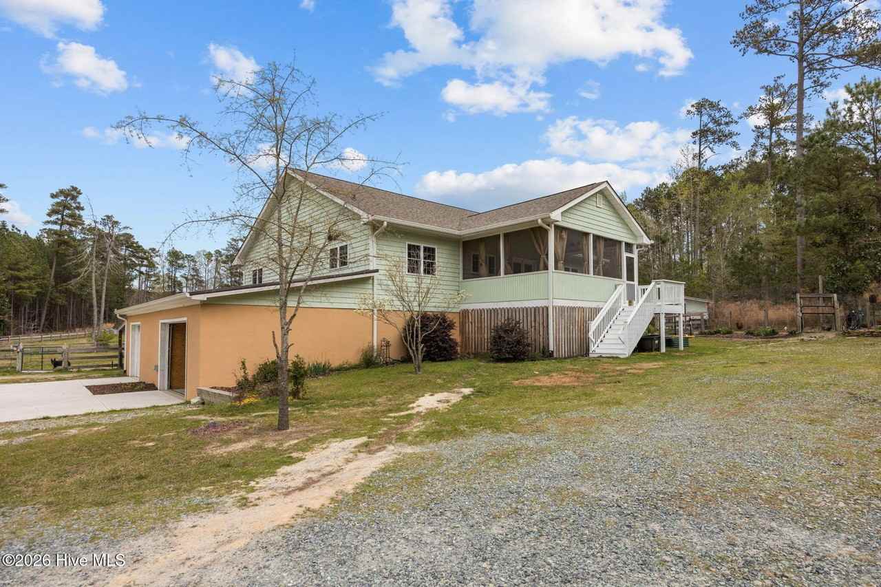 230 Causey Rd - Photo 3 of 38