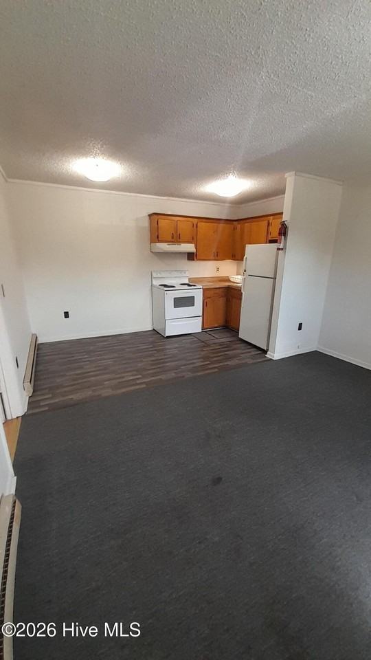 208 Hayes Rd #11 - Photo 3 of 5
