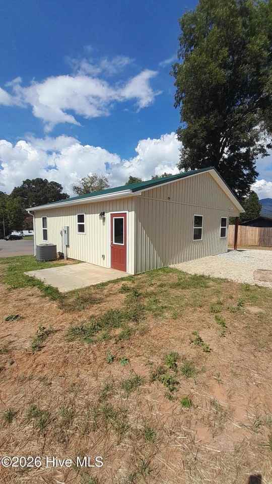 139 Macon St - Photo 2 of 8