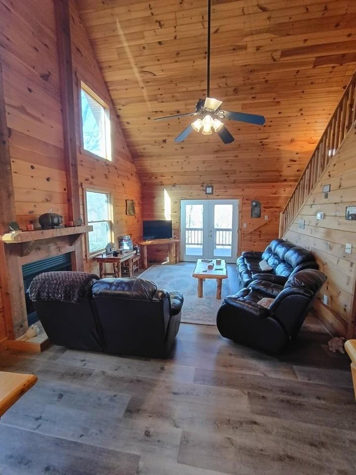 165 Nellie Cir - Photo 2 of 19