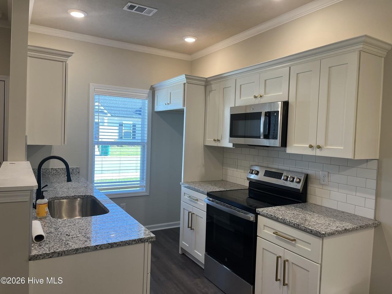 5067 Samuel Rd - Photo 2 of 16
