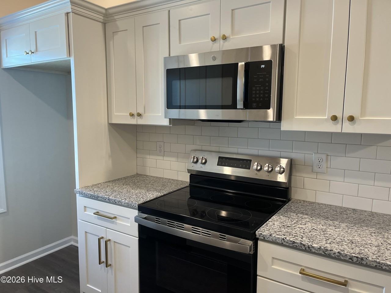 5067 Samuel Rd - Photo 4 of 16