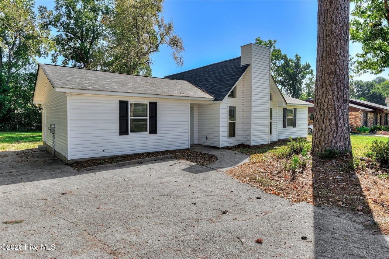 280 Maywood Dr - Photo 3 of 34