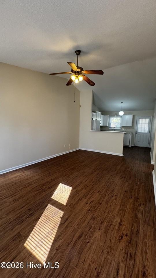 218 Cedar Creek Dr - Photo 2 of 19