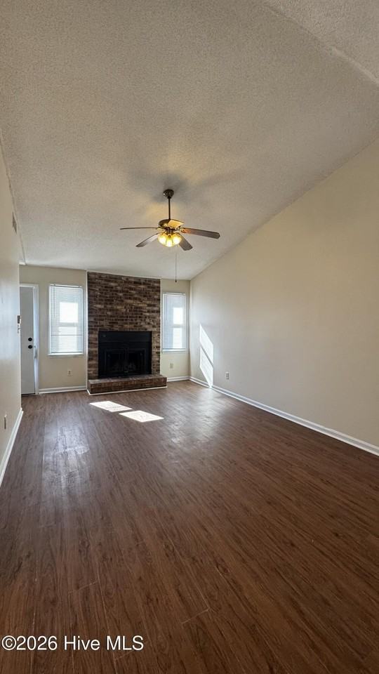 218 Cedar Creek Dr - Photo 4 of 19