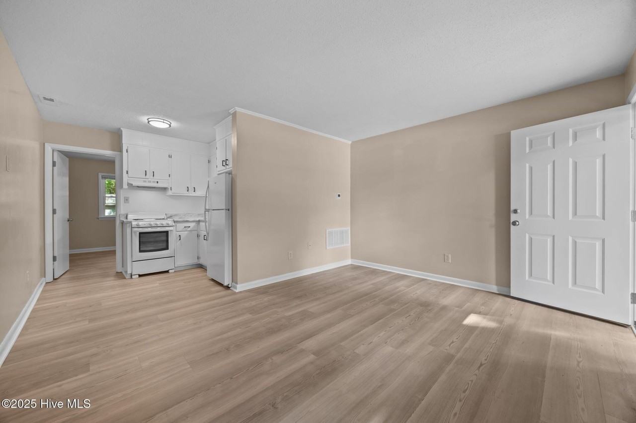 1190 Gould Rd #3 - Photo 6 of 19