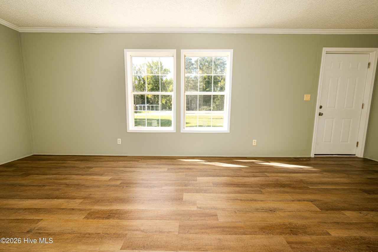 1120 Spring Garden Rd - Photo 5 of 23