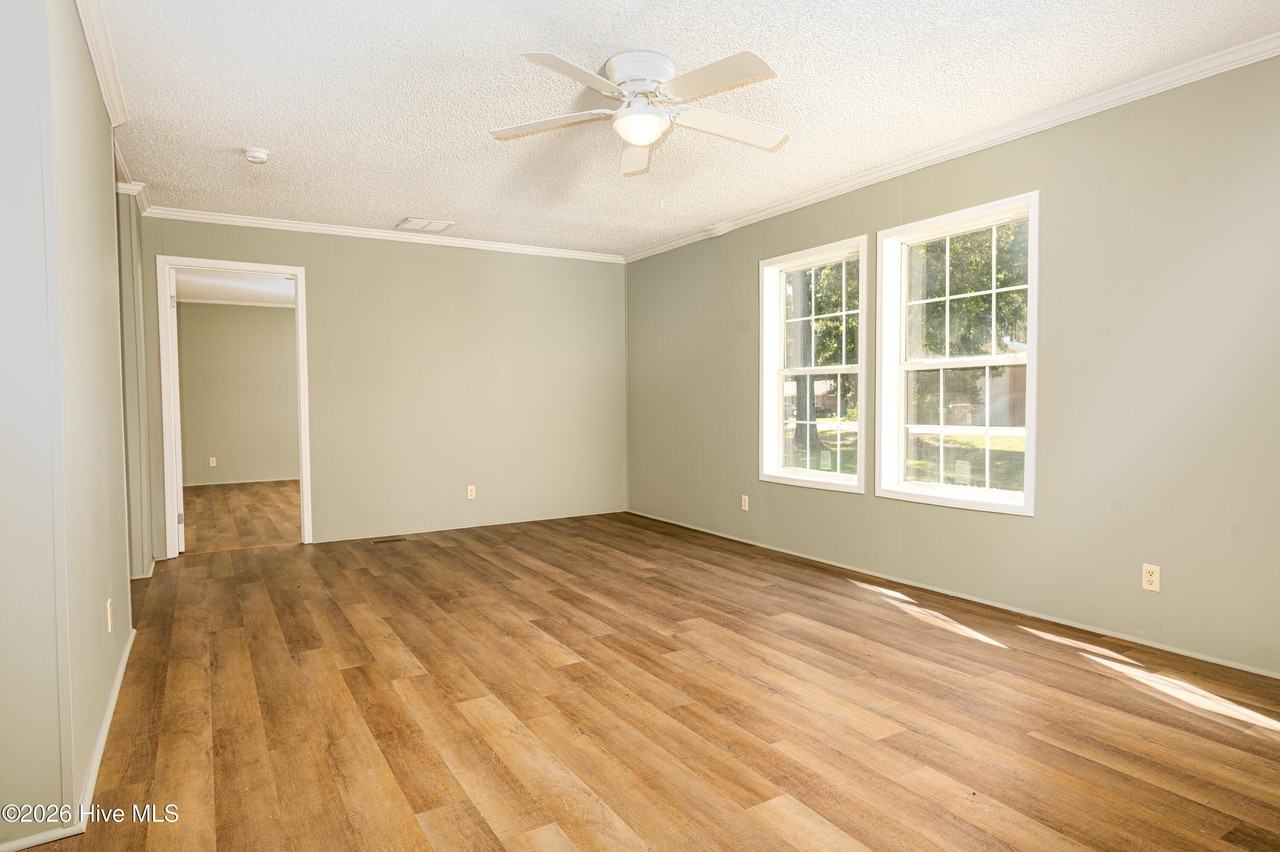 1120 Spring Garden Rd - Photo 6 of 23