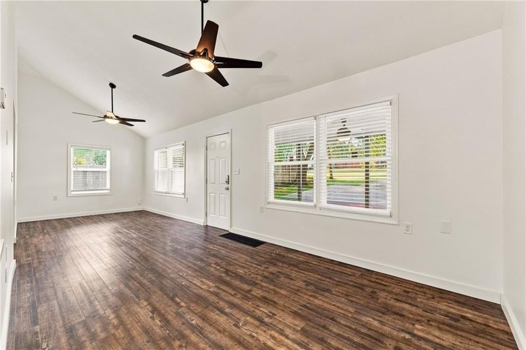 5529 Outlook St - Photo 2 of 33
