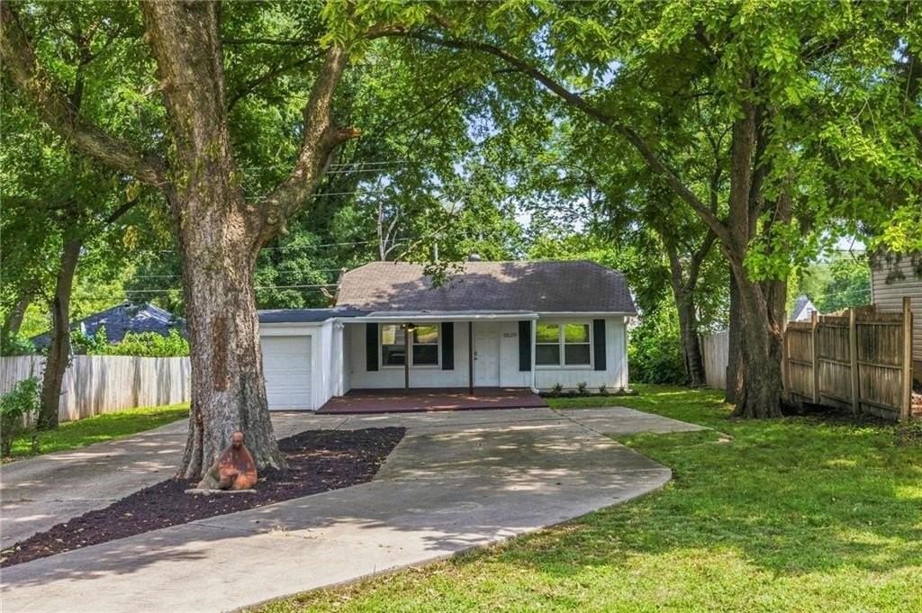 5529 Outlook St - Photo 3 of 33