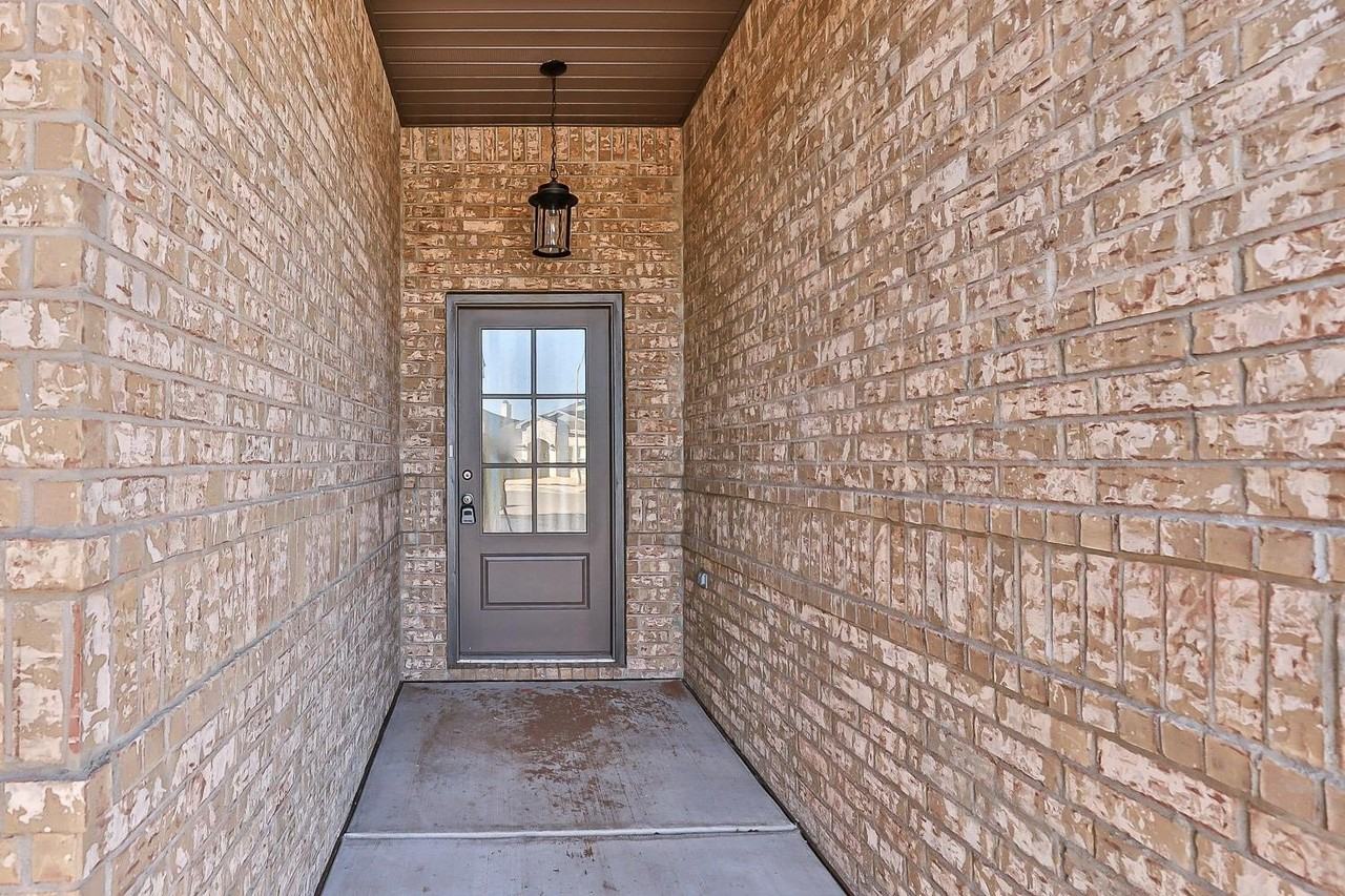 7528 98th Pl - Photo 3 of 42