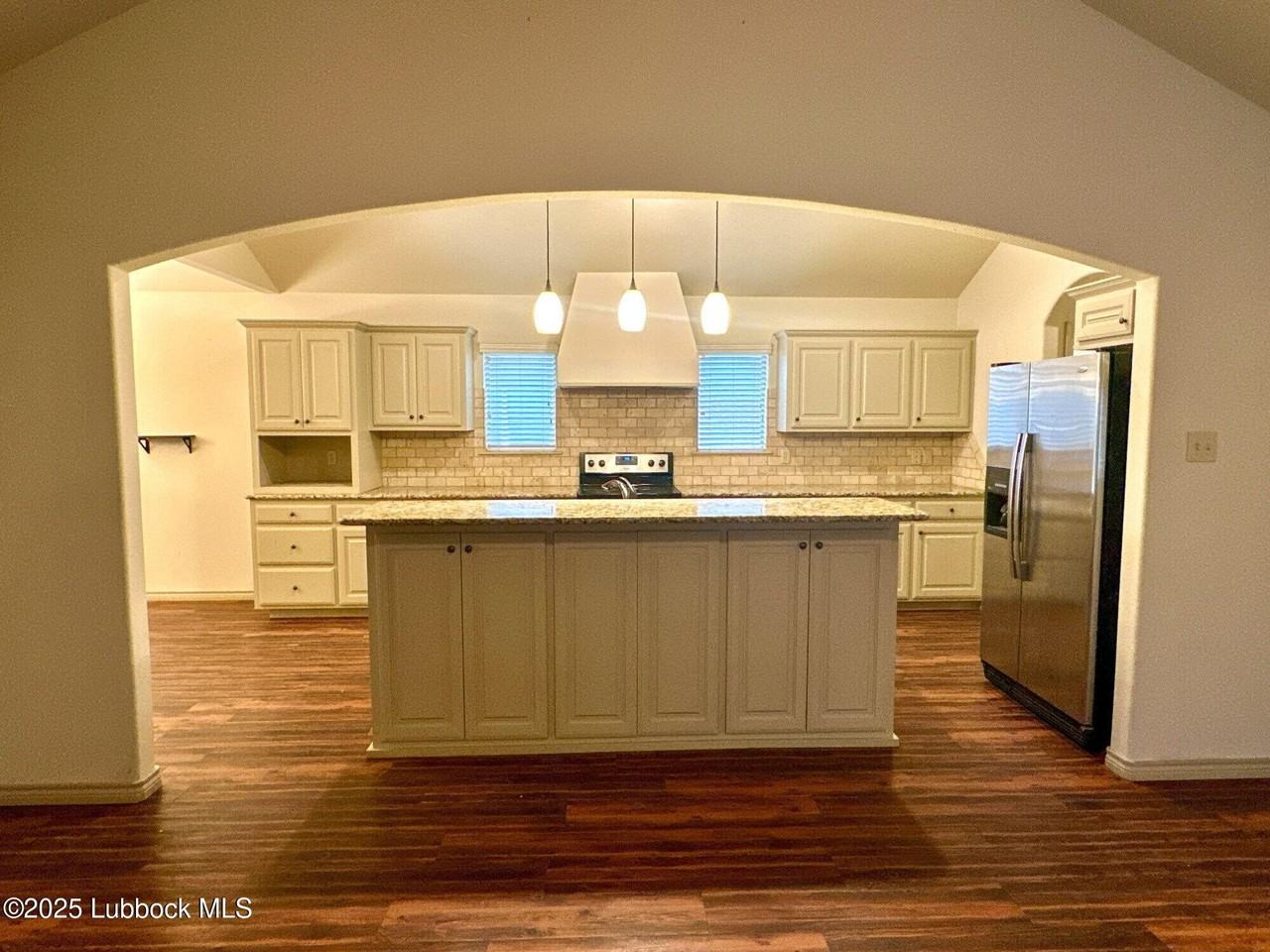 3001 112th St - Photo 4 of 18