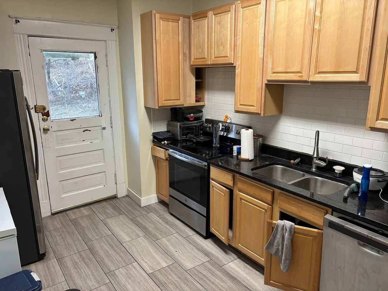 2312 Sauer Ave - Photo 3 of 14