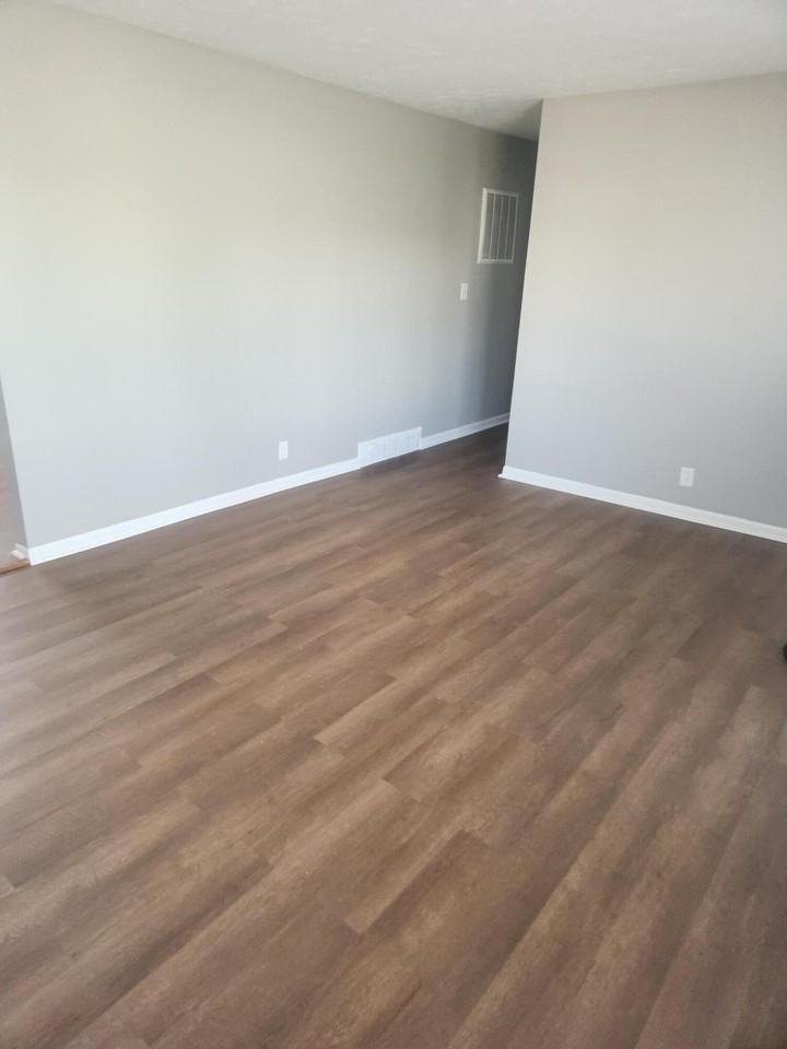 3832 Walhampton Dr - Photo 3 of 12