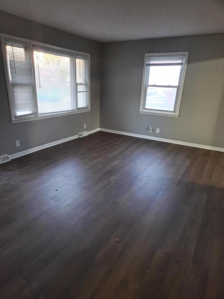 3832 Walhampton Dr - Photo 4 of 12