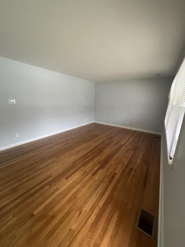 1888 Rio Vista Dr - Photo 4 of 19