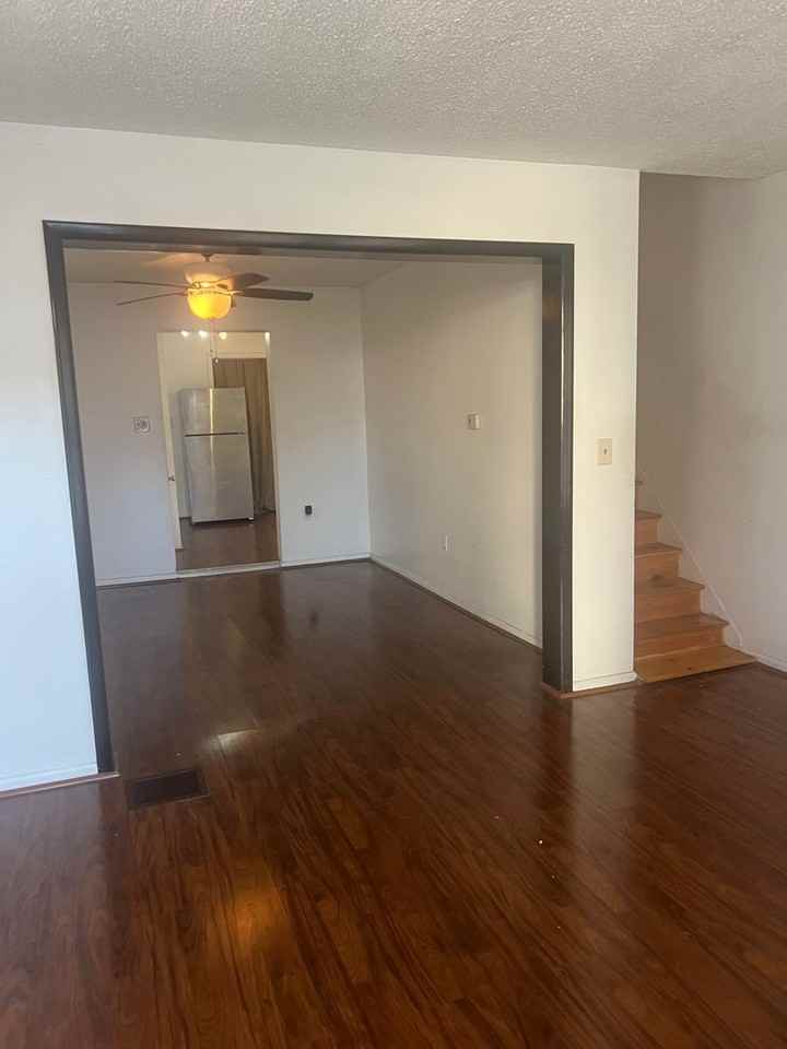 317 W Penn St - Photo 2 of 11