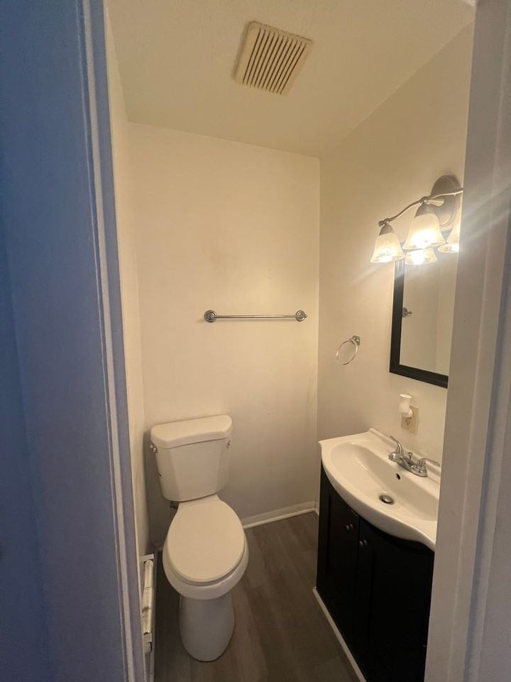 317 W Penn St - Photo 5 of 11