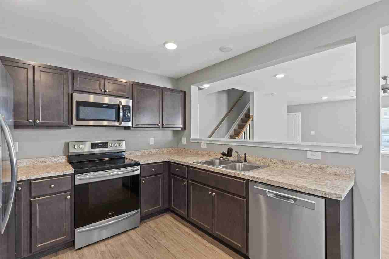 211 Jared Parker Way - Photo 6 of 12
