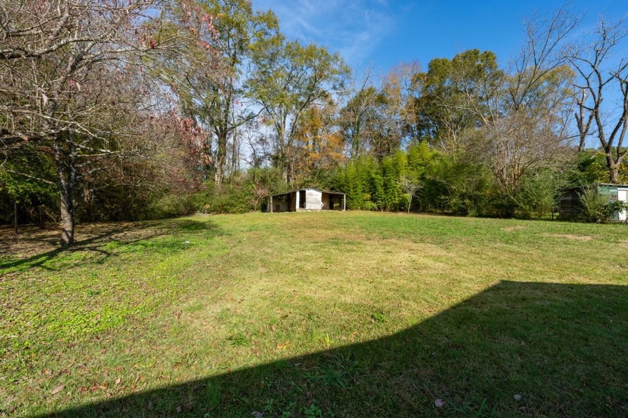 409 Sloan Ave W - Photo 6 of 29