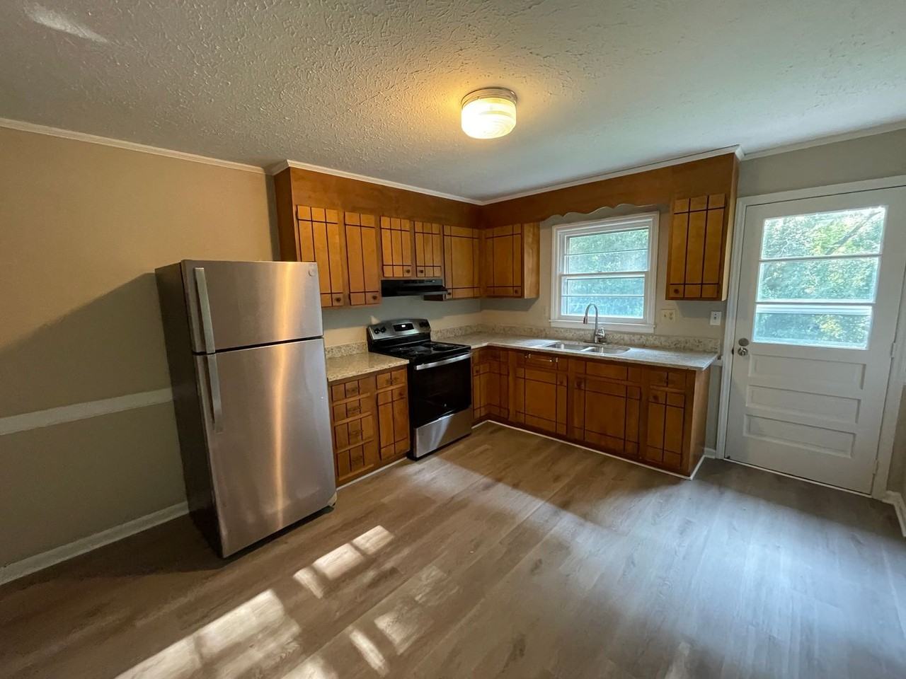 513 Leander St - Photo 4 of 9