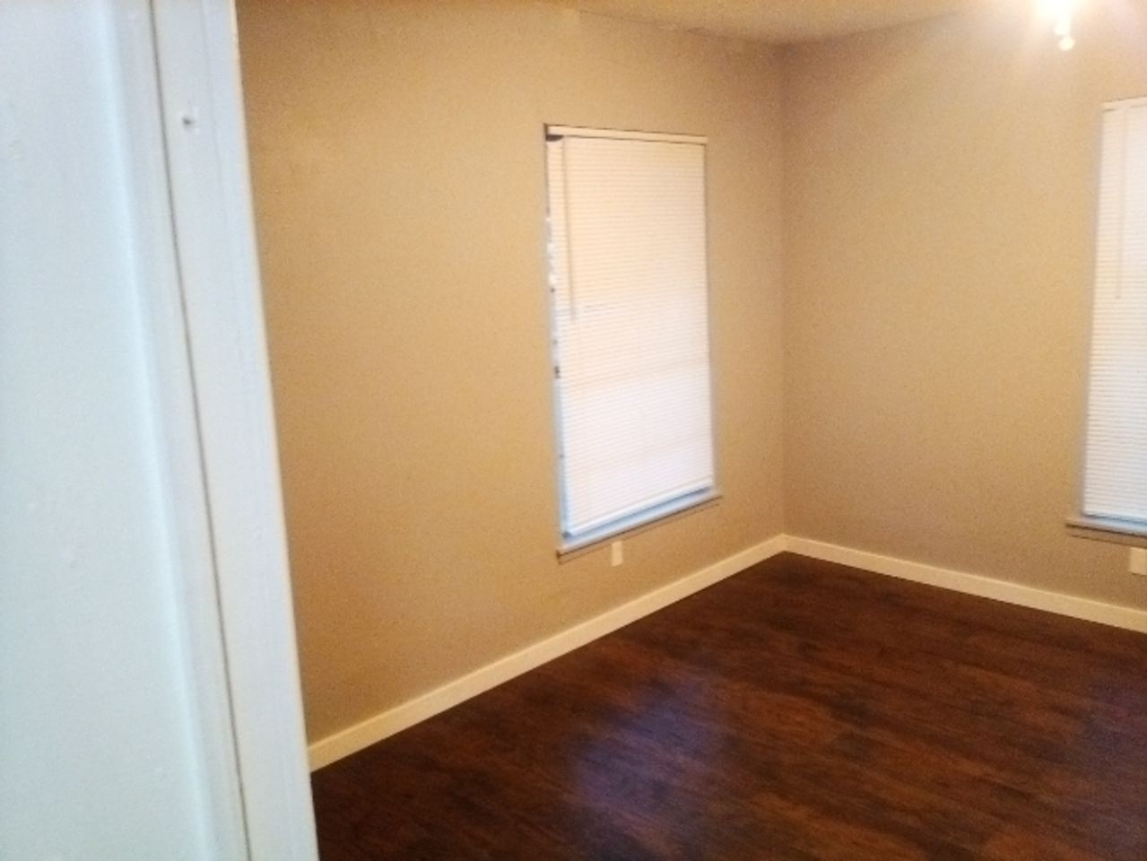 514 E Sears St - Photo 6 of 20