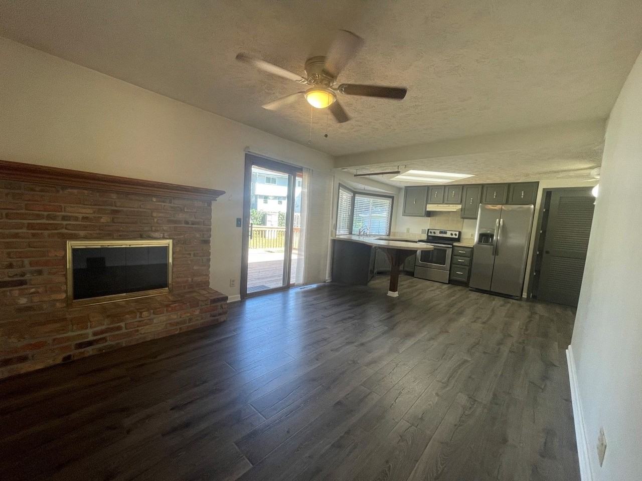 2802 Mars Cir - Photo 4 of 15